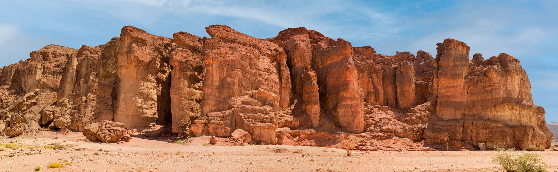 Illustration of Timna Park formations: Mushroom, Solomon’s Pillars, and a sandstone arch